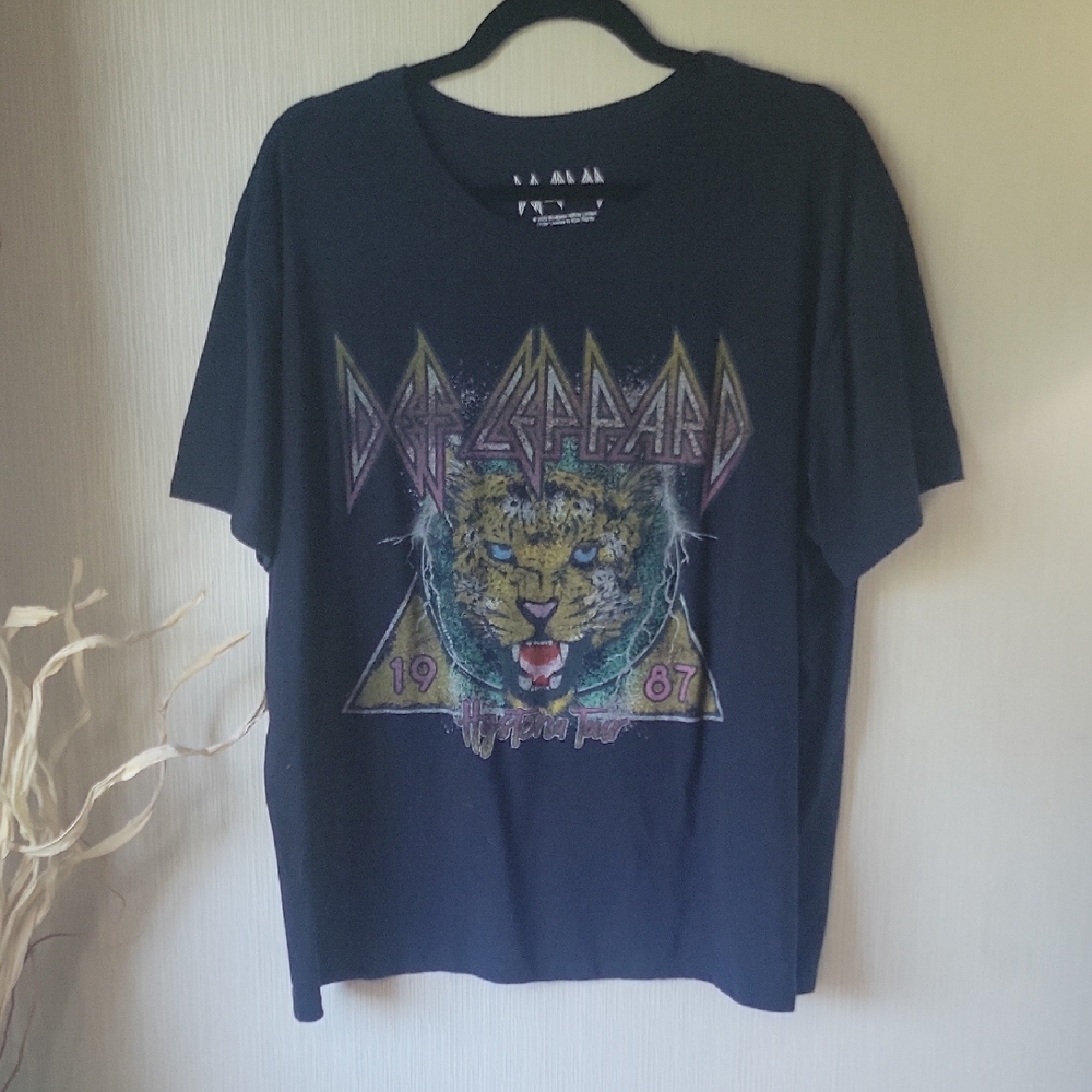 Def Leppard Black Graphic T-Shirt
